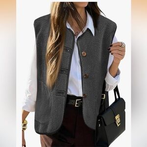 NWT Tanakneo Womens Fuzzy Fleece Vest Sleeveless Button Down Sherpa Medium